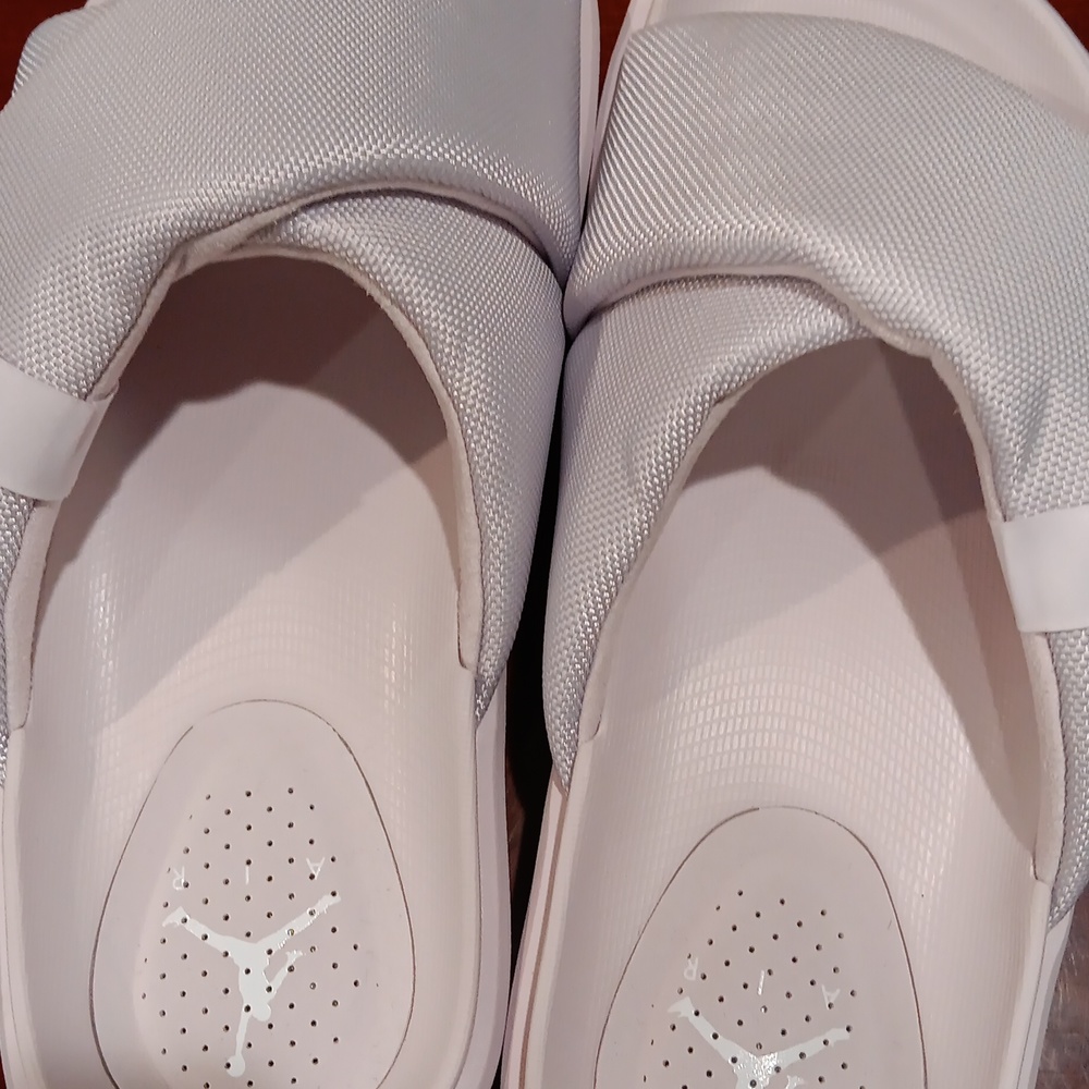 Jordan Sophia Slide Slippers. New without tag. Size 8